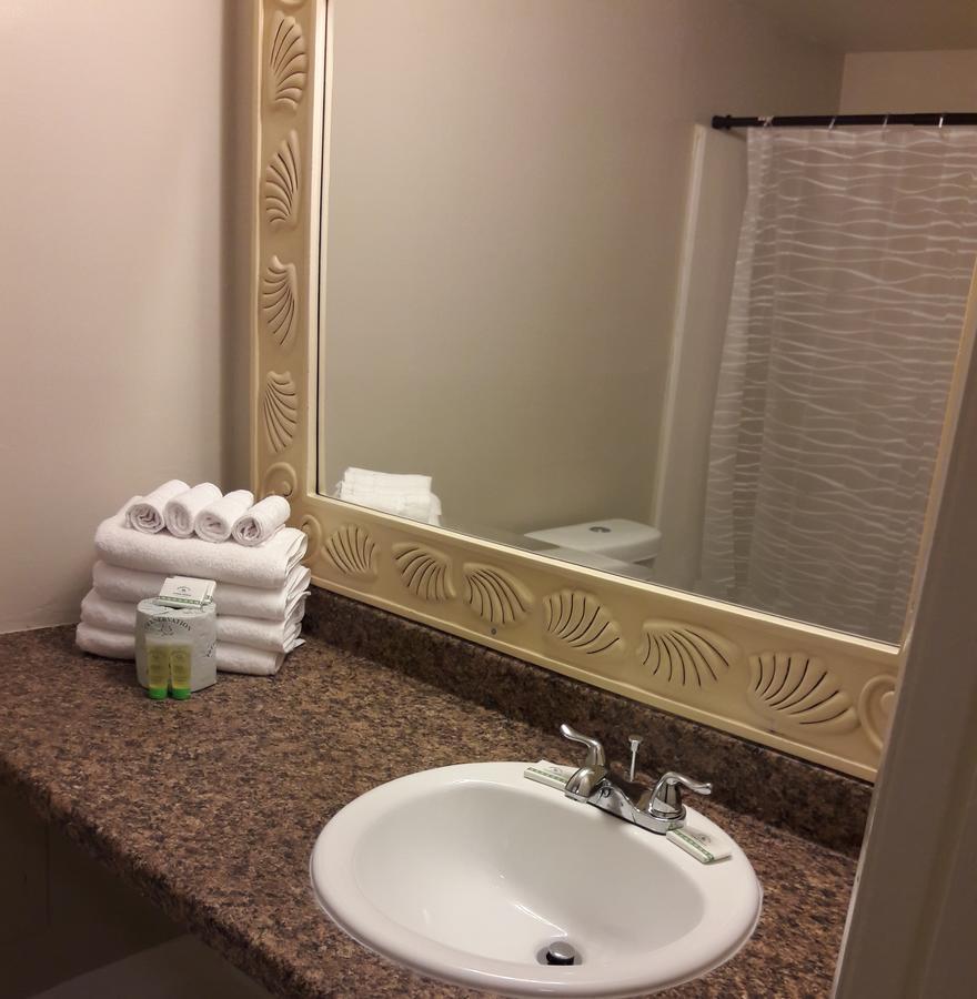 Ocean Waves Hotel Миртл-Бич Экстерьер фото